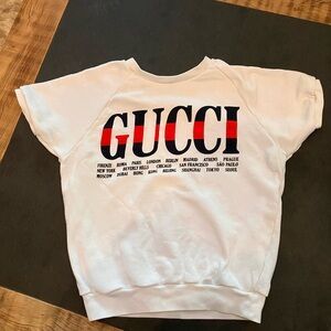 Gucci Logo Cities Graphic Print shortsleeved sweatshirt